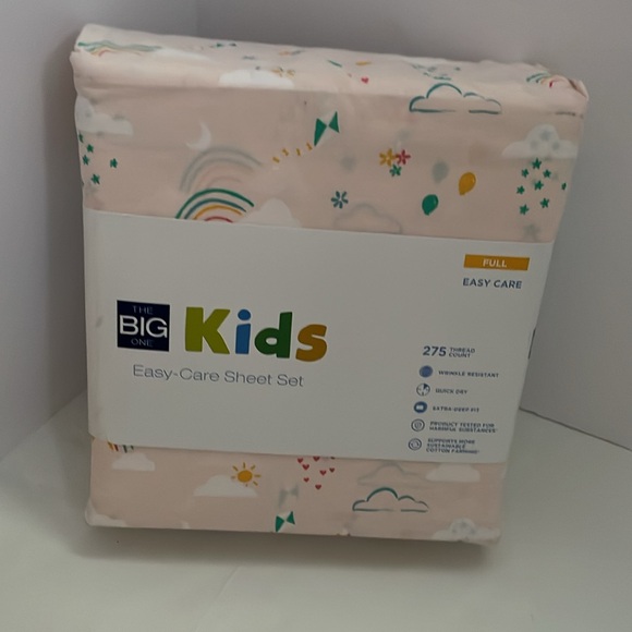 The Big One Kids, Easy Care Aaliyah Rainbow Full Sheet Set. Wrinkle resistant - Picture 5 of 17